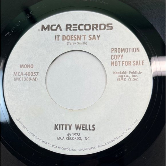 Kitty Wells Easily Persuaded / It Doesn't Say 45 Country Promo MCA 40057 - Picture 2 of 4